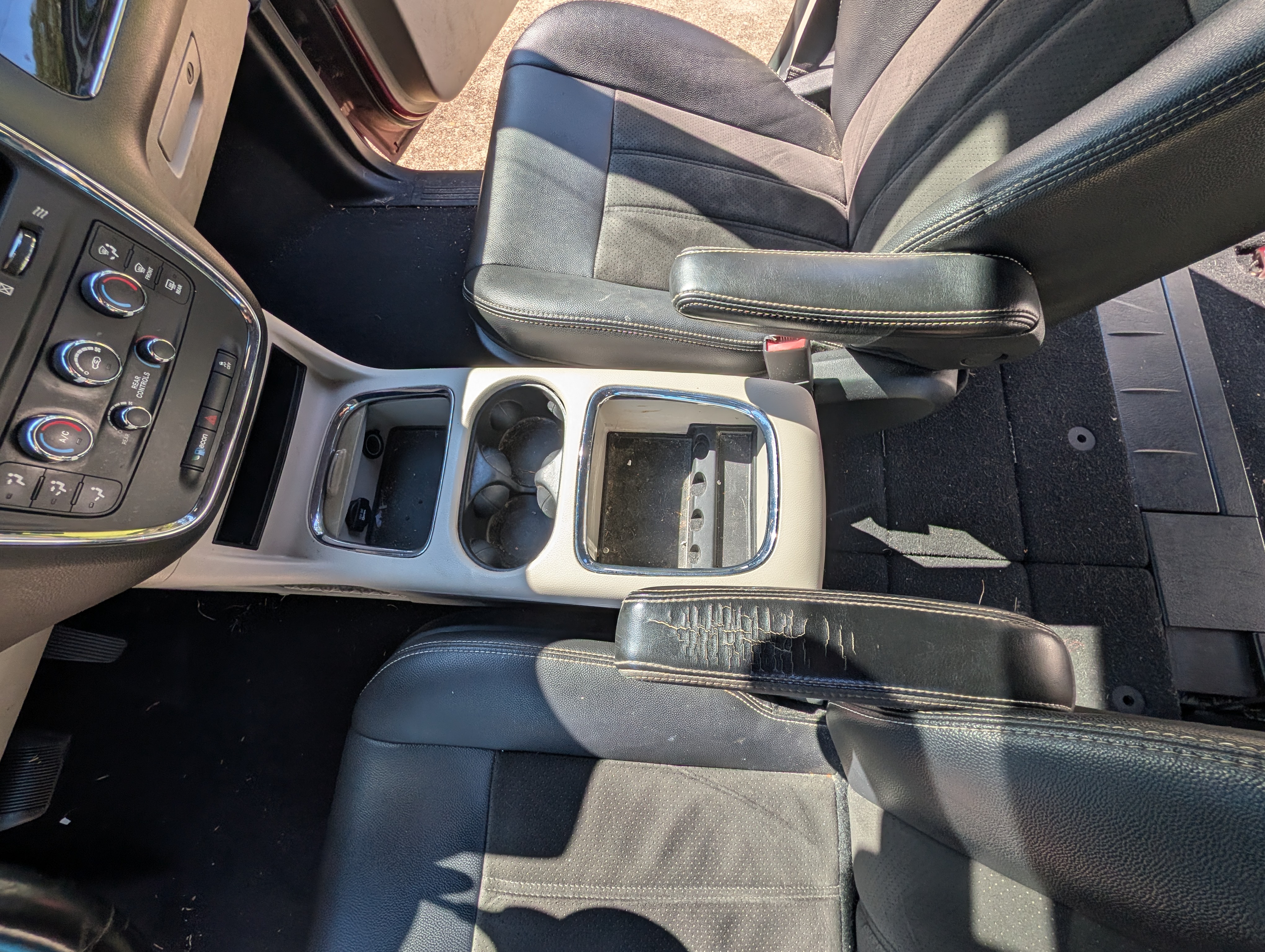 Used 2019 Dodge Grand Caravan SXT FWD image 21
