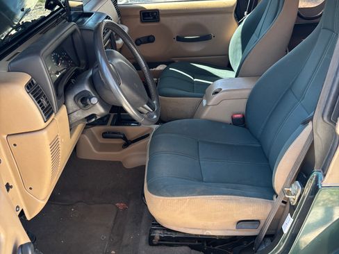 Used 2001 Jeep Wrangler Sahara AWD/4WD image 11