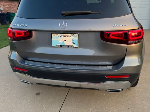 Used 2022 Mercedes-Benz GLB 250 4MATIC image 12