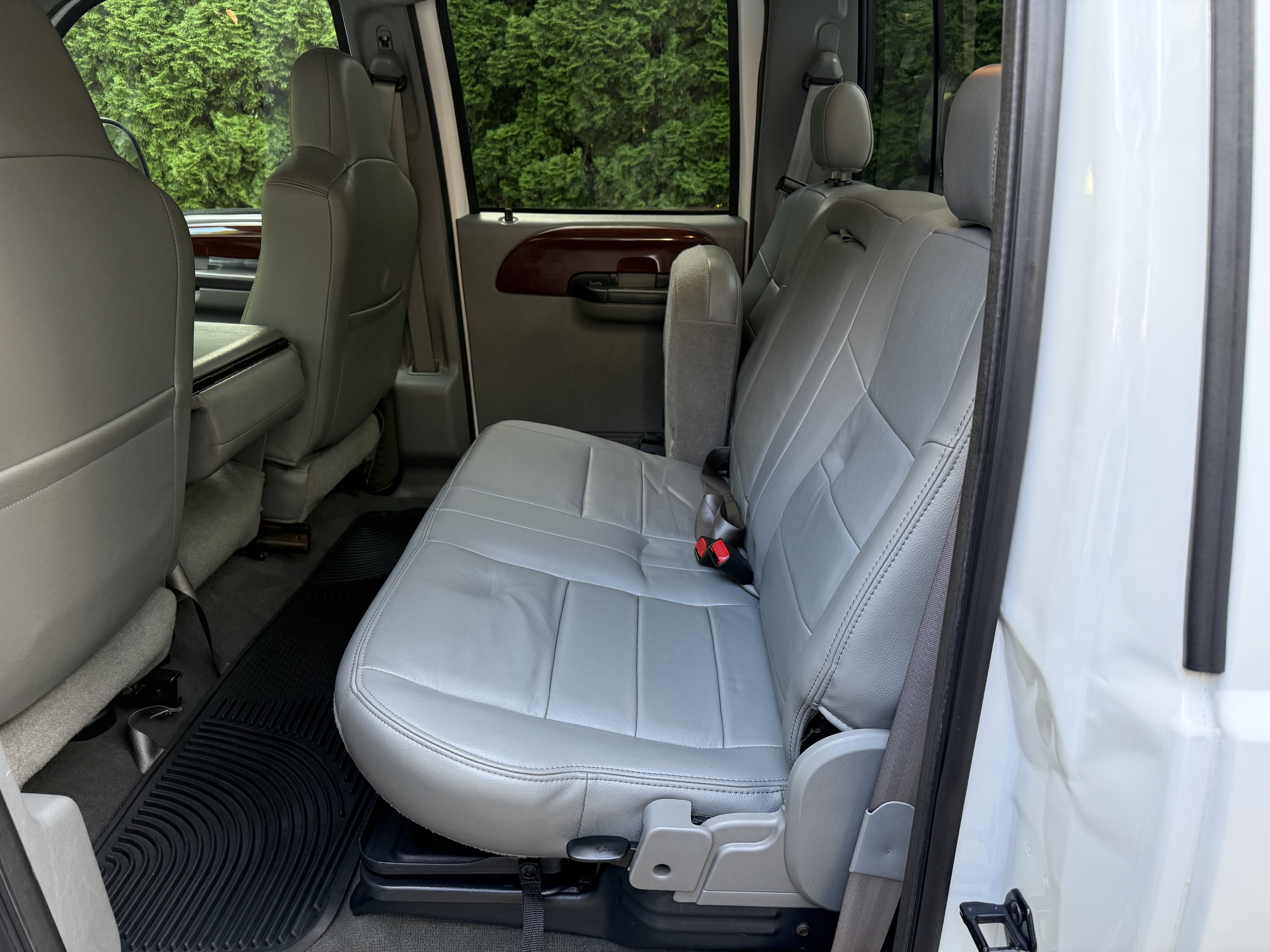 Used 2005 Ford F250 Lariat AWD/4WD image 6
