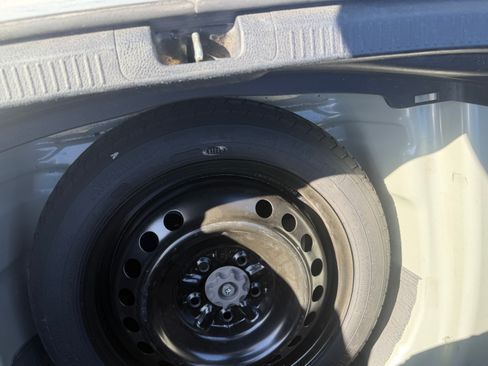 Used 2020 Toyota Camry LE image 12