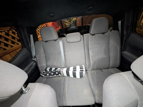 Used 2017 Toyota Tacoma TRD Sport image 5