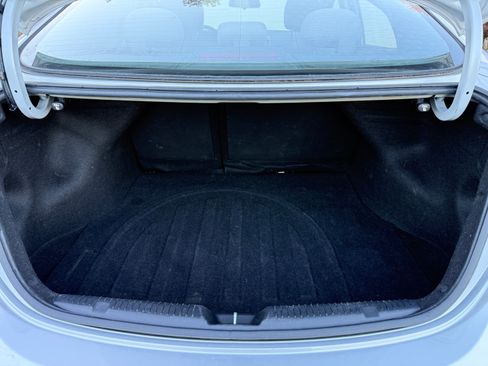 Used 2016 Hyundai Elantra SE image 16