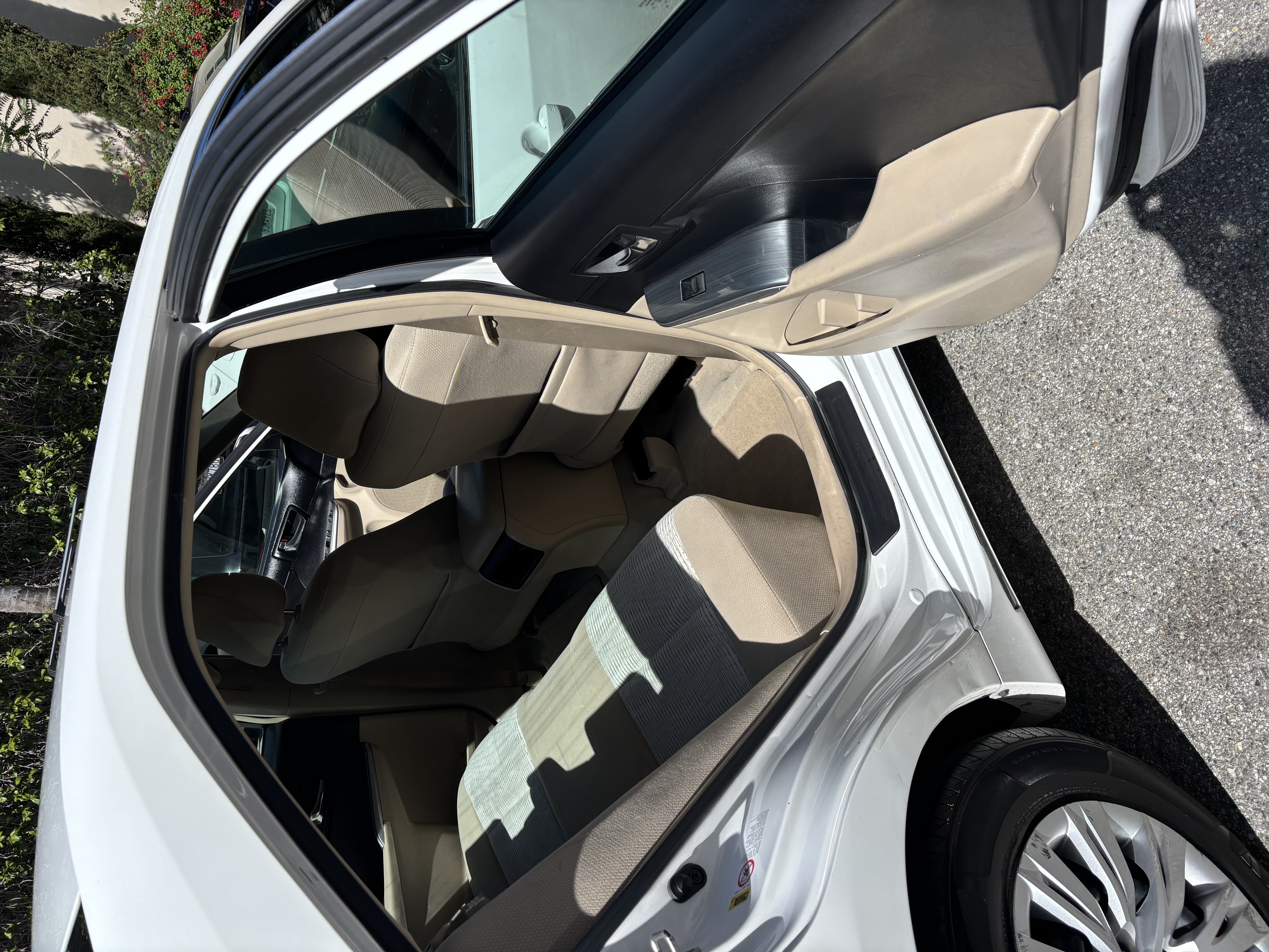 Used 2013 Toyota Camry LE FWD image 13