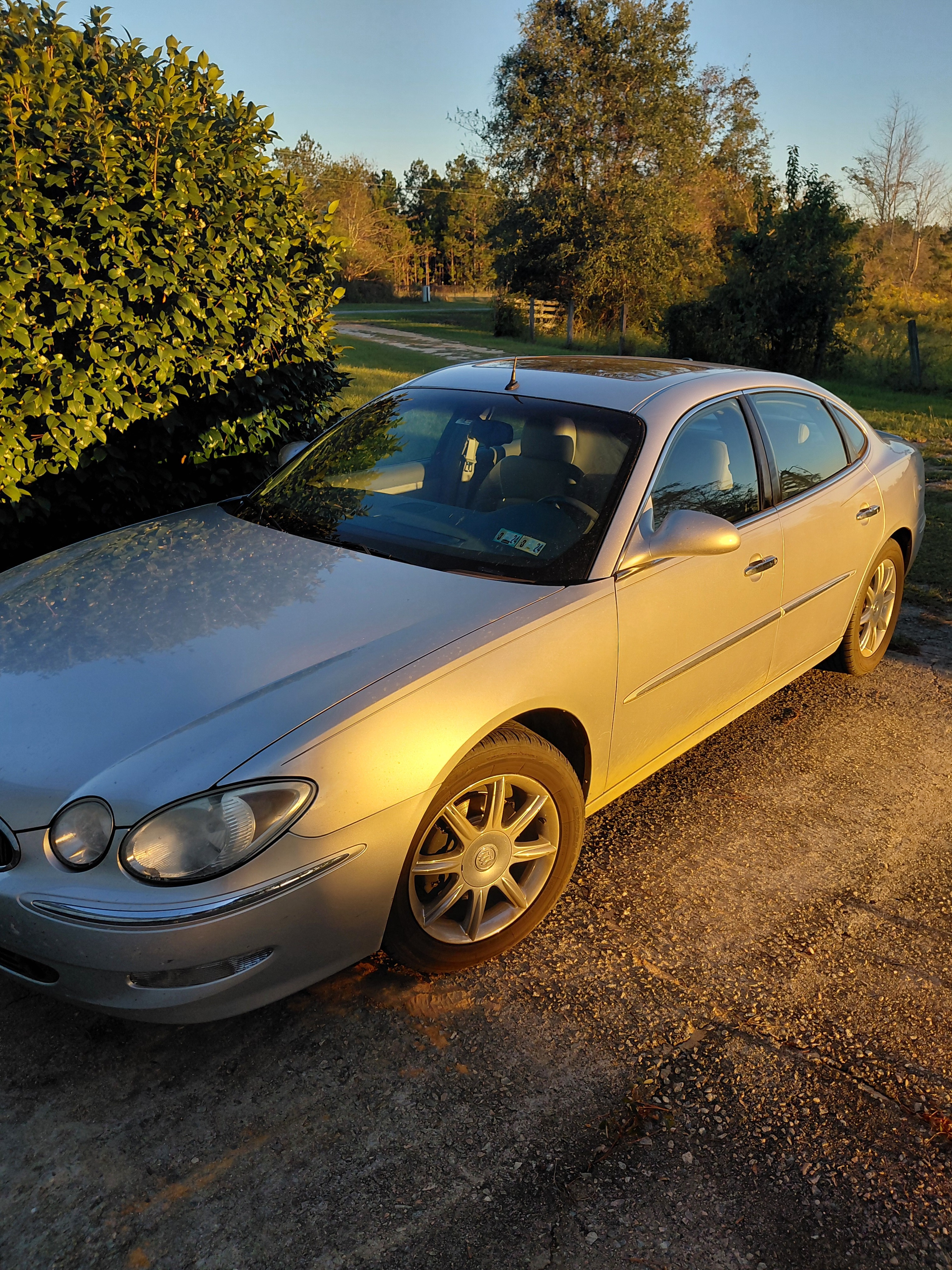 Used 2005 Buick LaCrosse CXS w/ Chrome Appearance Package FWD image 1