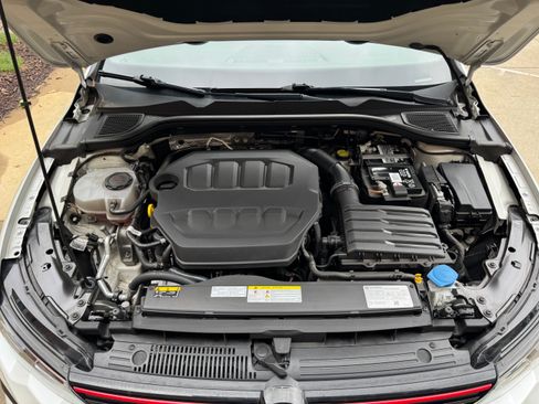 Used 2022 Volkswagen GTI SE FWD image 25
