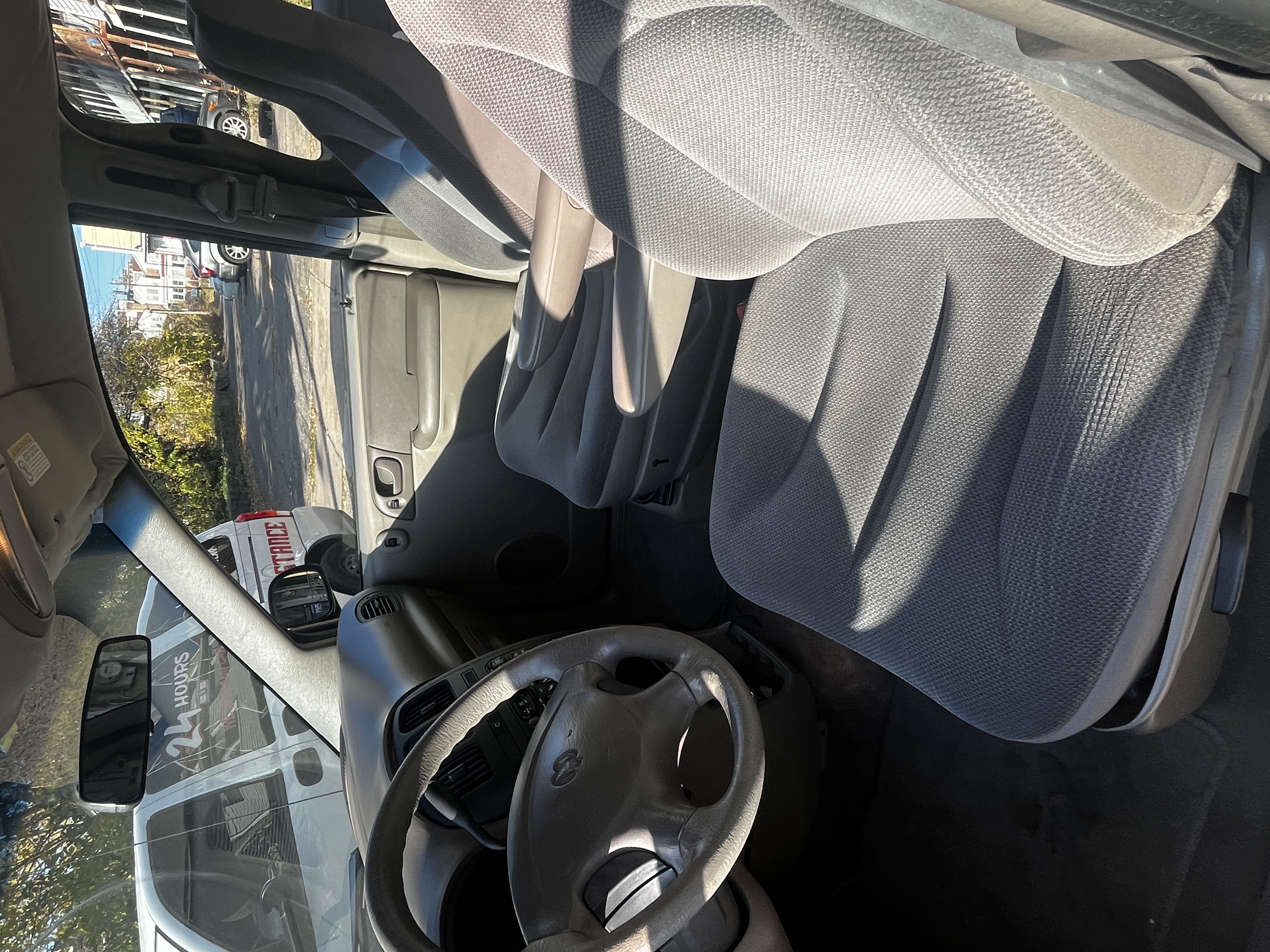 Used 2002 Dodge Caravan SE FWD image 6