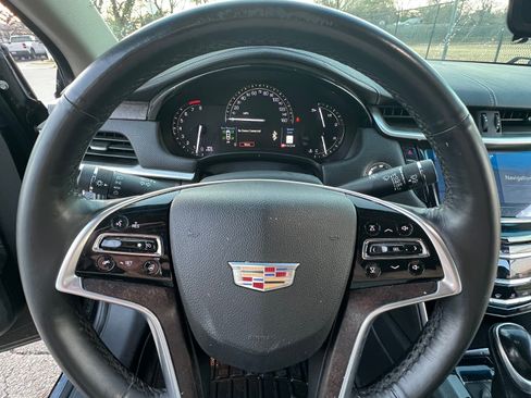 Used 2018 Cadillac XTS Luxury image 14