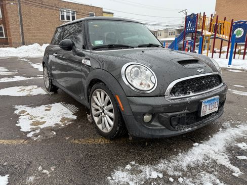 Used 2013 MINI Cooper S image 2