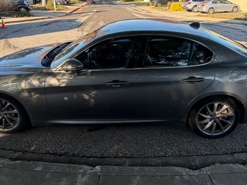 Used 2017 Alfa Romeo Giulia image 5
