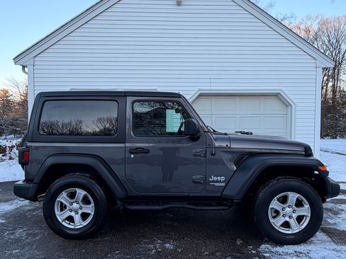 Used 2020 Jeep Wrangler Sport image 4