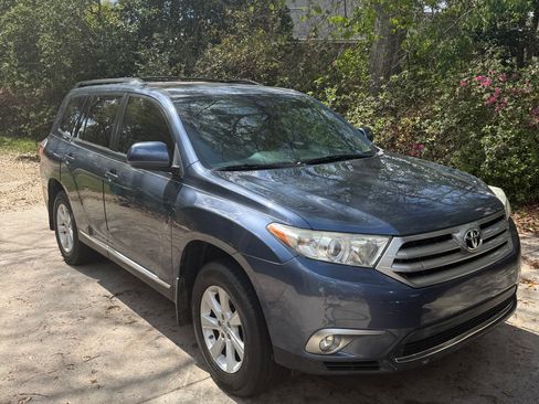Used 2012 Toyota Highlander Limited w/ Tech Pkg image 1