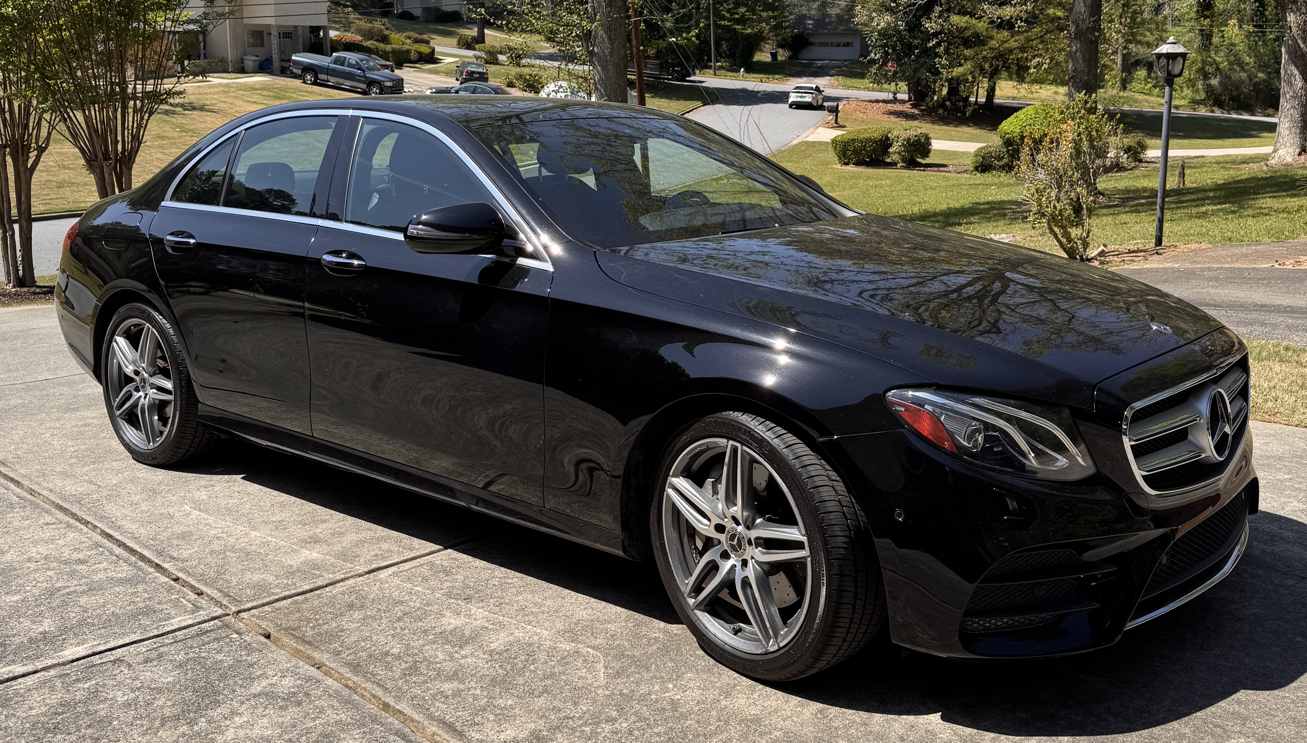 Used 2018 Mercedes-Benz E 300 image 1