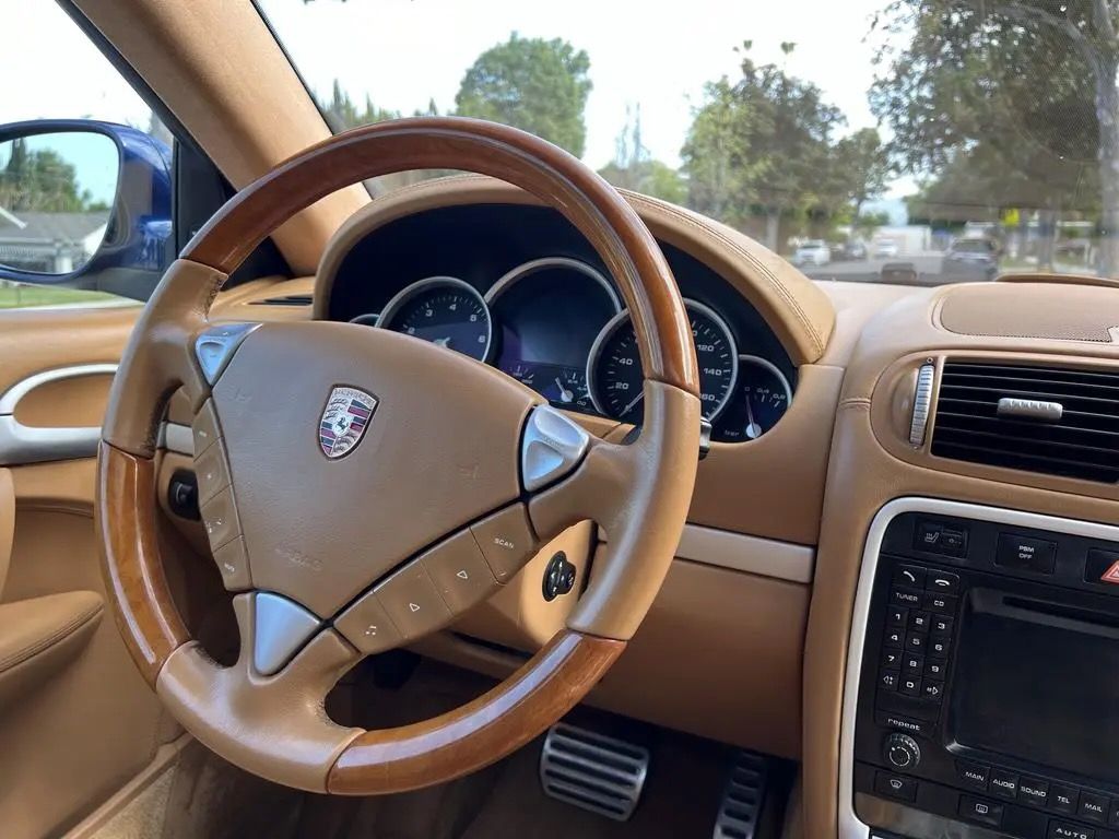 Used 2006 Porsche Cayenne Turbo S AWD/4WD image 9