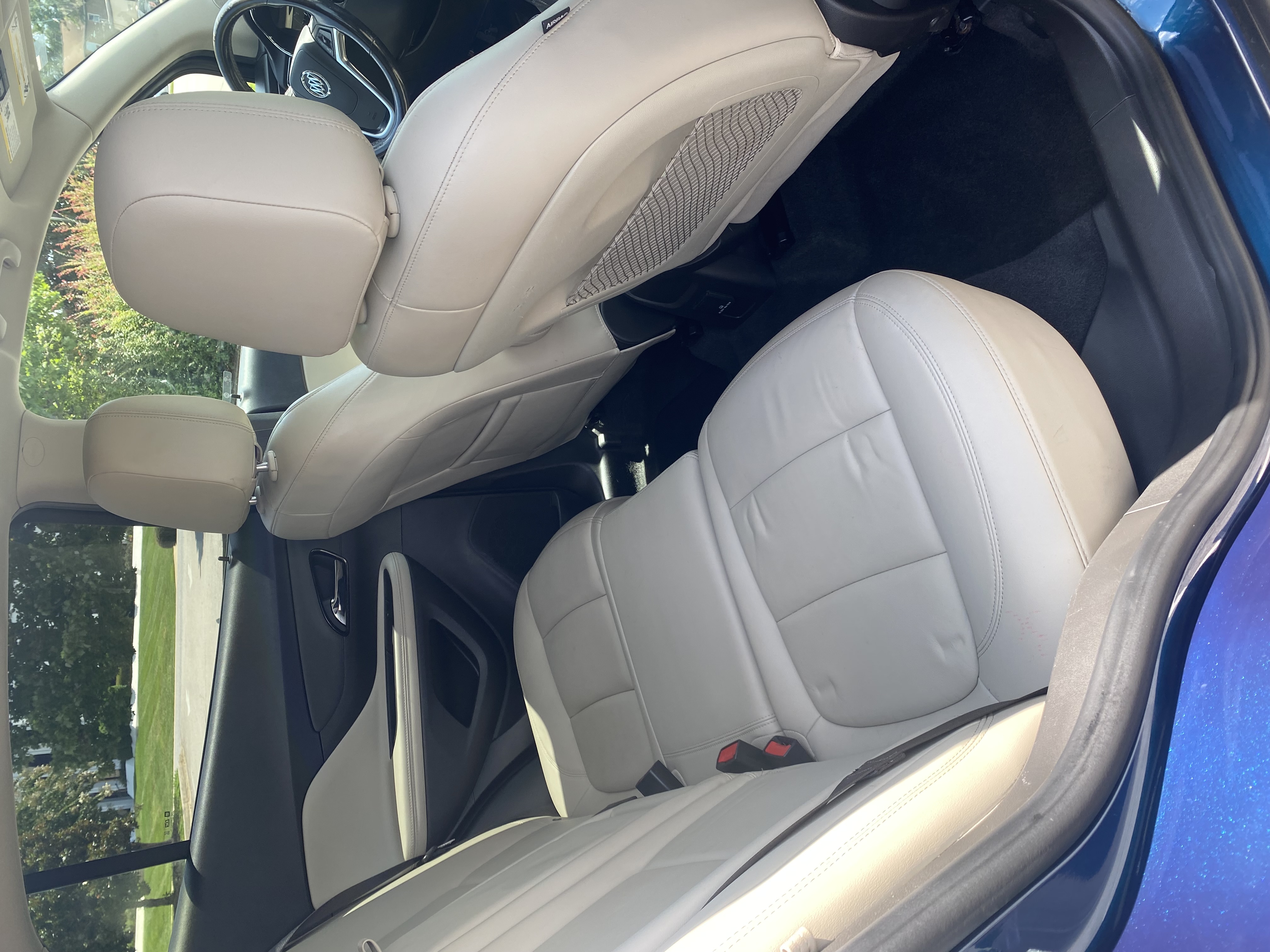 Used 2019 Buick Encore Essence w/ Experience Buick Package FWD image 14
