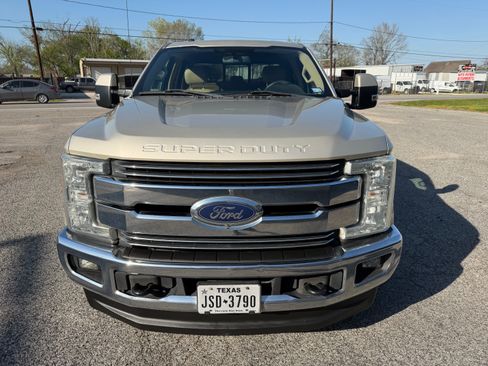 Used 2017 Ford F250 Lariat w/ Lariat Value Package image 10