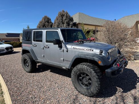 Used 2015 Jeep Wrangler Unlimited Rubicon image 8