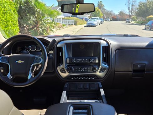 Used 2017 Chevrolet Silverado 1500 LTZ Z71 w/ LTZ Plus Package image 10