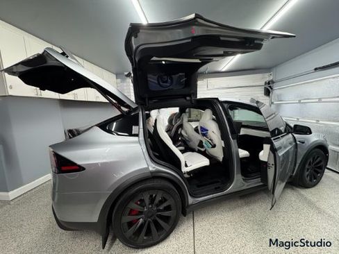 Used 2024 Tesla Model X Plaid image 14