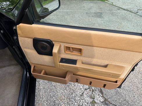 Used 1993 Volvo 240 Sedan RWD image 16