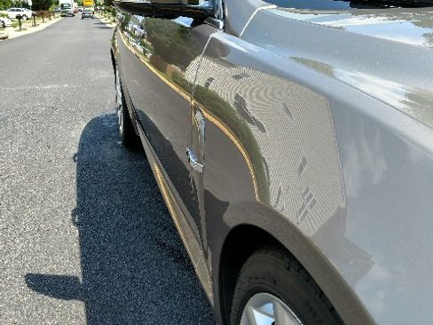 Used 2011 Jaguar XF Premium image 22