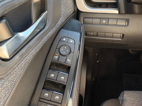 Used 2023 Nissan Rogue SV FWD image 14