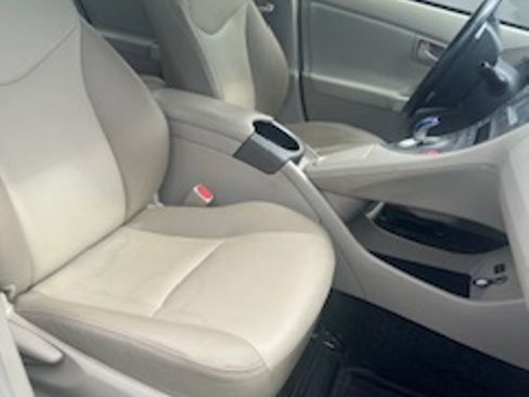 Used 2015 Toyota Prius Four image 11