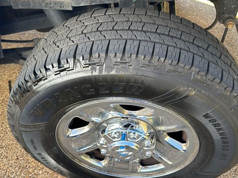 Used 2020 RAM 2500 Tradesman w/ Chrome Appearance Group image 12