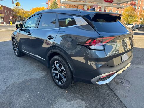 Used 2023 Kia Sportage EX image 5