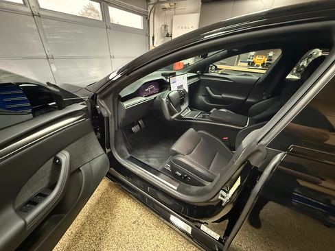 Used 2025 Tesla Model S Plaid image 17