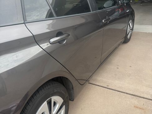 Used 2016 Toyota Prius Three w/ Advanced Technology Package image 6