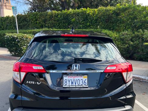 Used 2022 Honda HR-V LX image 11