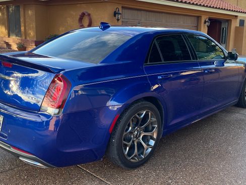 Used 2018 Chrysler 300 S w/ 300S Premium Group image 7
