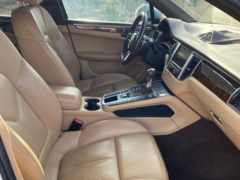 Used 2016 Porsche Macan S image 12