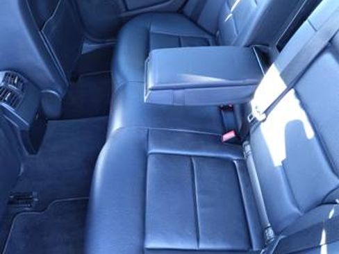 Used 2013 Mercedes-Benz E 350 Sedan image 10