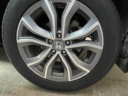 Used 2021 Honda CR-V Touring image 10