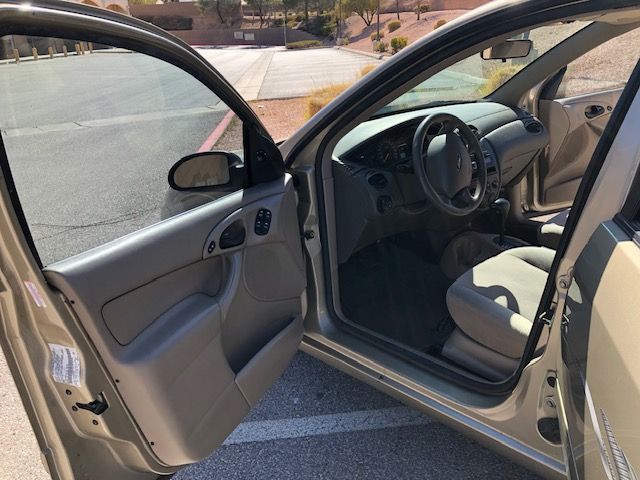 Used 2002 Ford Focus SE FWD image 14