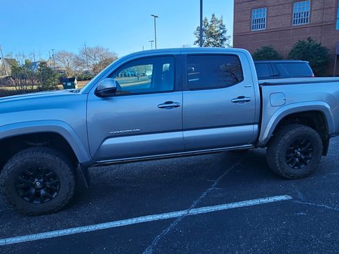 Used 2019 Toyota Tacoma SR5 image 12