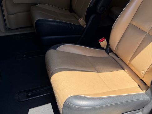 Used 2018 Kia Sedona SX FWD image 12