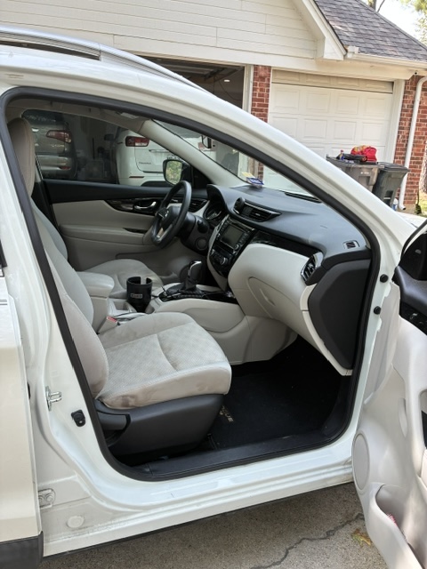 Used 2019 Nissan Rogue Sport SV FWD image 4