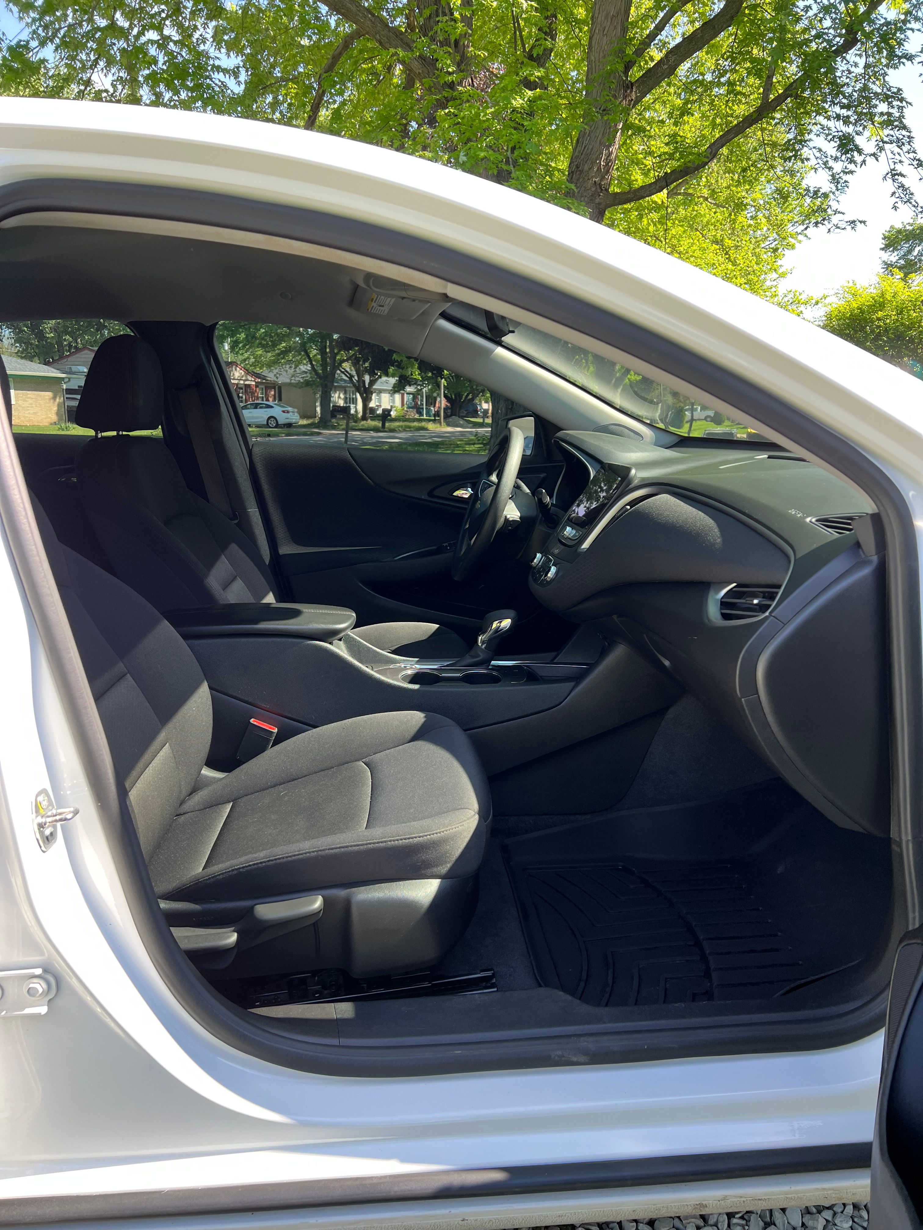 Used 2022 Chevrolet Malibu LT FWD image 14