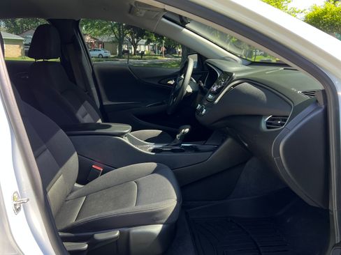 Used 2022 Chevrolet Malibu LT FWD image 14