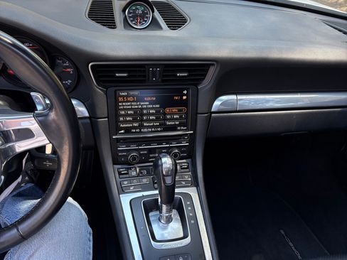 Used 2013 Porsche 911 Carrera 4 AWD/4WD image 9