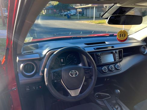 Used 2017 Toyota RAV4 LE image 13