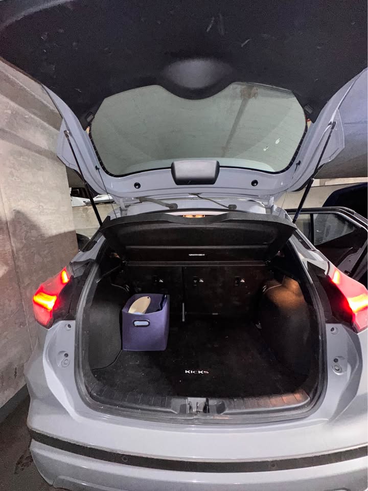 Used 2021 Nissan Kicks SR w/ SR Premium Package FWD image 9