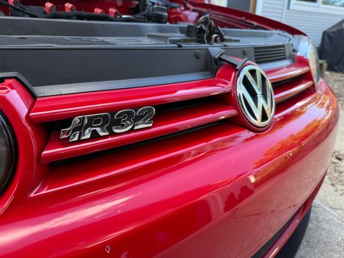 Used 2004 Volkswagen R32 AWD/4WD image 19