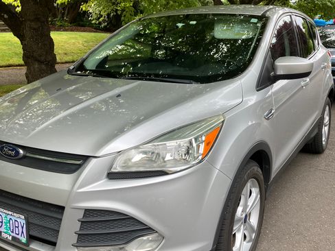 Used 2014 Ford Escape SE FWD image 2