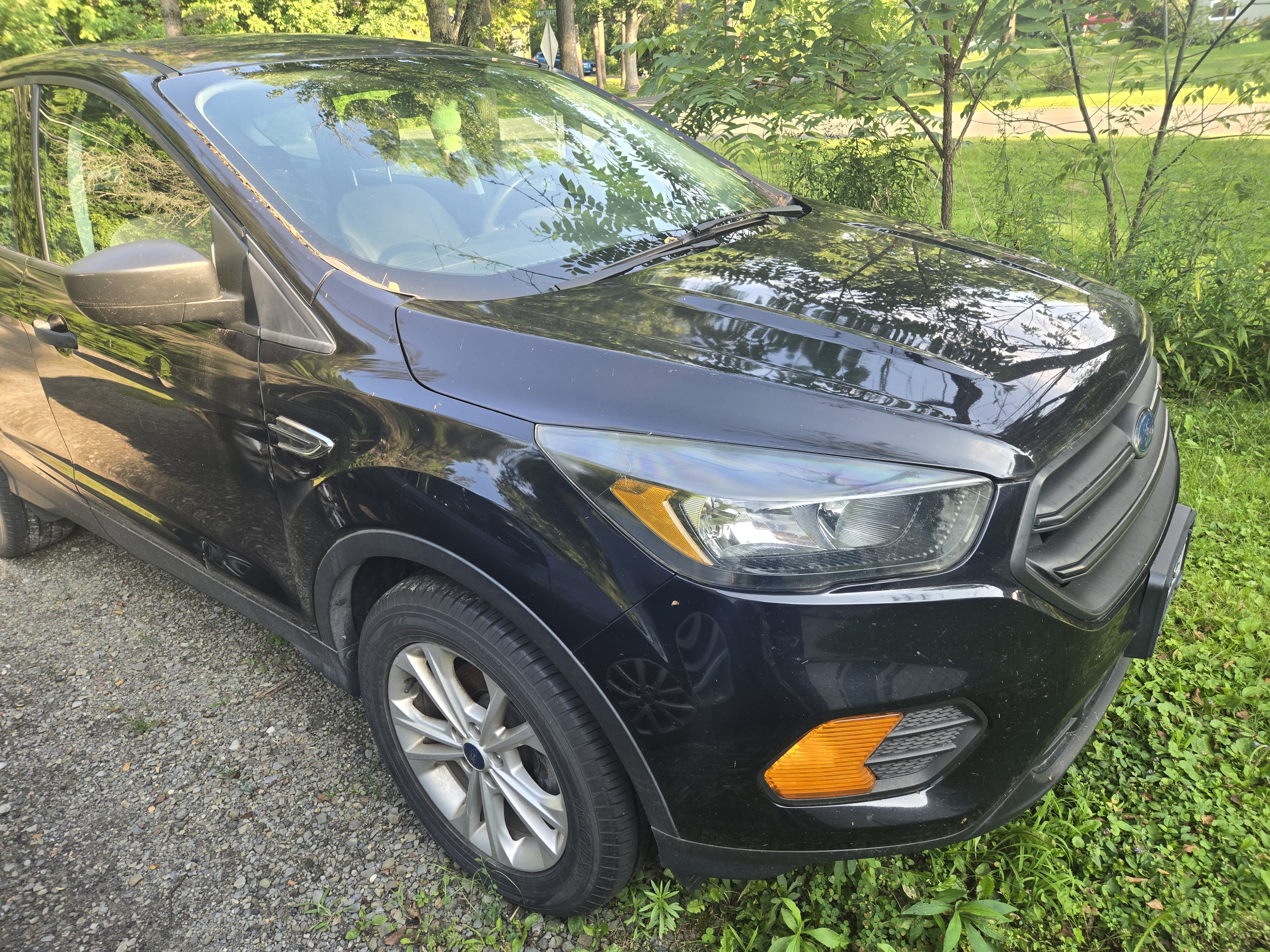 Used 2019 Ford Escape S FWD image 1