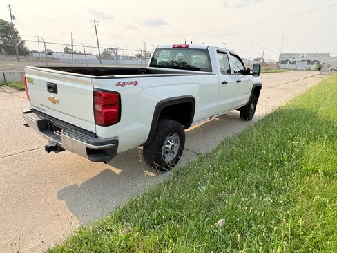 Used 2019 Chevrolet Silverado 2500 W/T AWD/4WD image 9