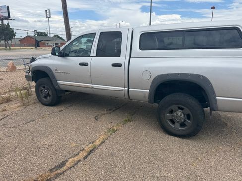 Used 2004 Dodge Ram 2500 Truck SLT w/ Sport Appearance Group image 2